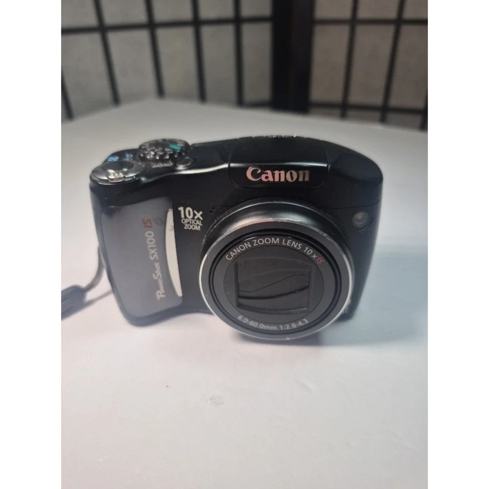 Canon PowerShot SX100 IS Compact 8.0MP Black 10x Zoom 2.5